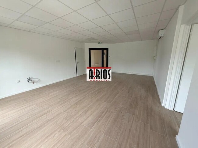 Plus de détails pour 151 Avenue Alphonse Lavallée, La Garde - Bureau à louer