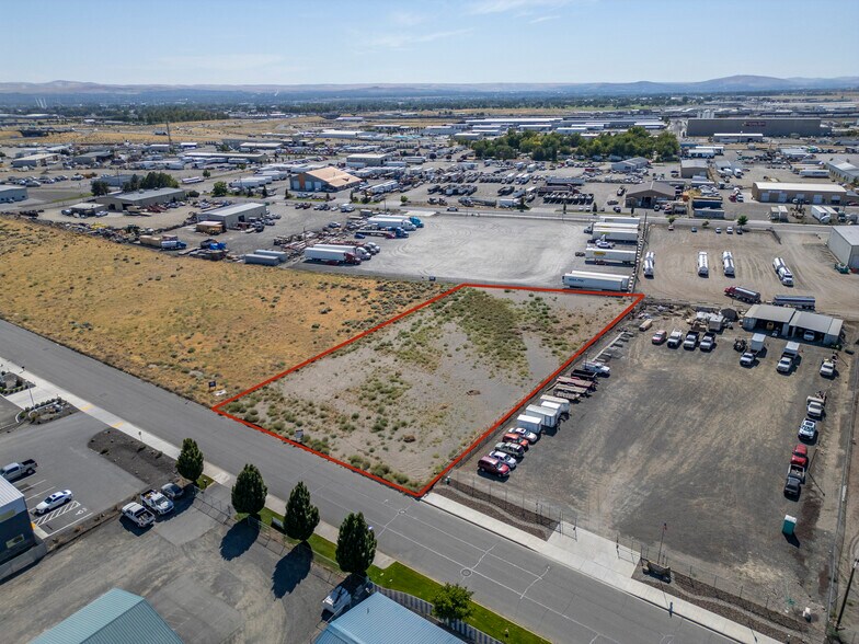 NKA Lot #8 Of Block 2, Pasco, WA à vendre - Aérien – Image 2 sur 11