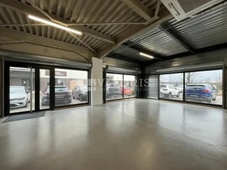 Plus de détails pour Local d’activités à vendre