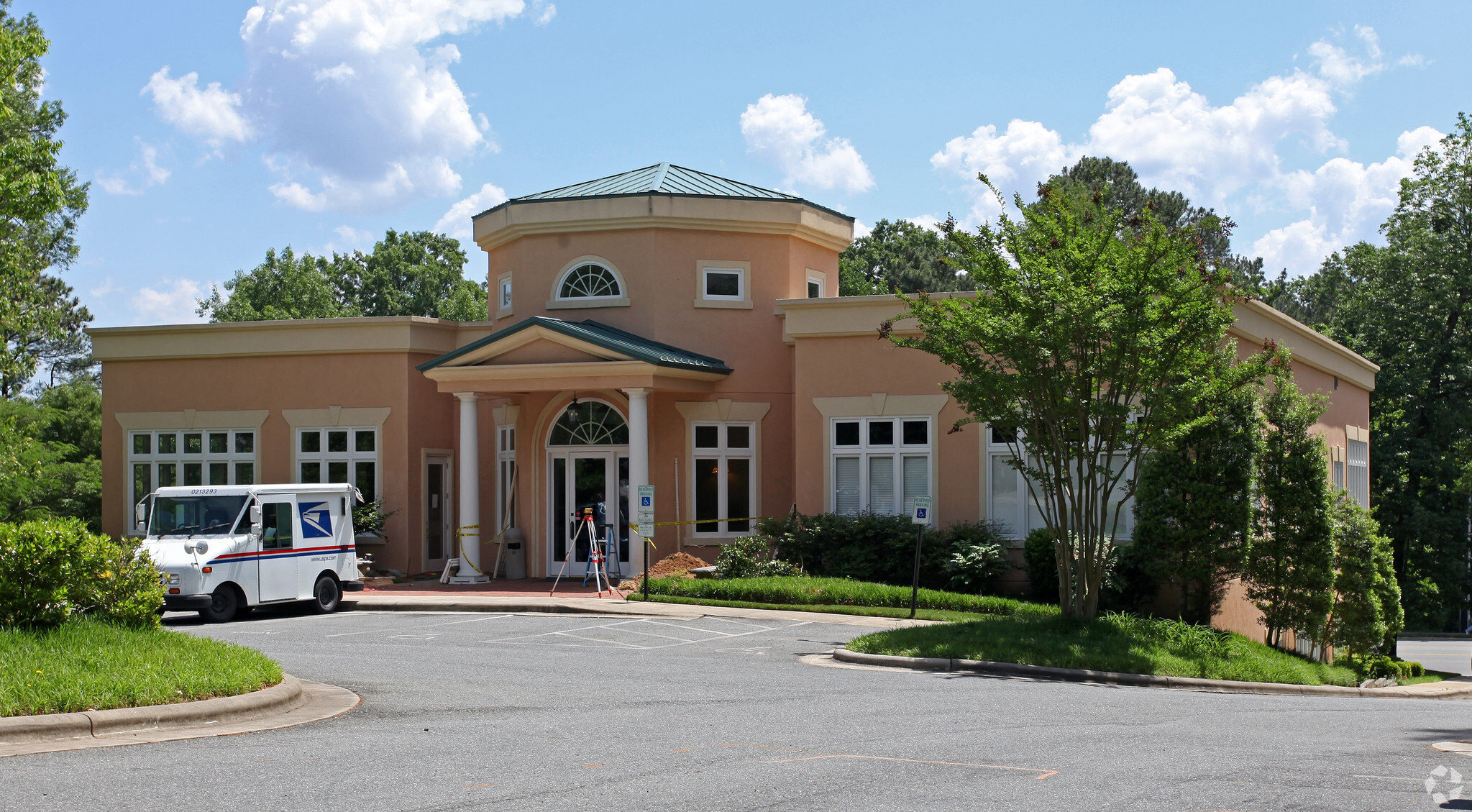 1525 E Franklin St, Chapel Hill, NC à vendre Photo principale– Image 1 sur 5