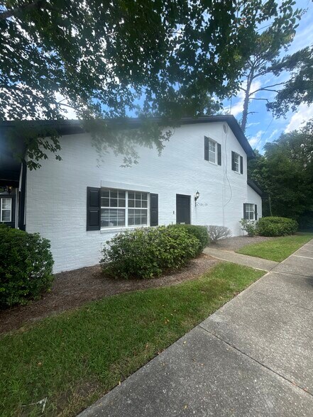 1680-1684 Metropolitan Cir, Tallahassee, FL à louer - Photo de l’immeuble – Image 3 sur 10