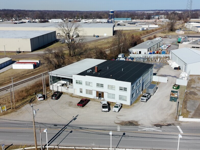 INDUSTRIAL CAMPUS portefeuille de 2 biens à vendre sur LoopNet.fr - Photo de l’immeuble – Image 1 sur 33