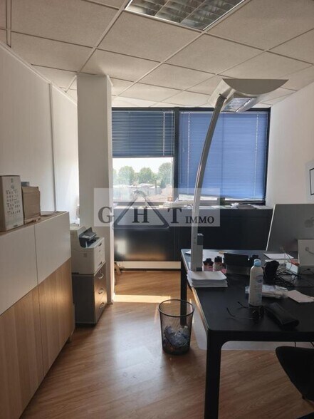 Bureau dans Mandelieu-la-Napoule à louer - Photo de l’immeuble – Image 1 sur 10
