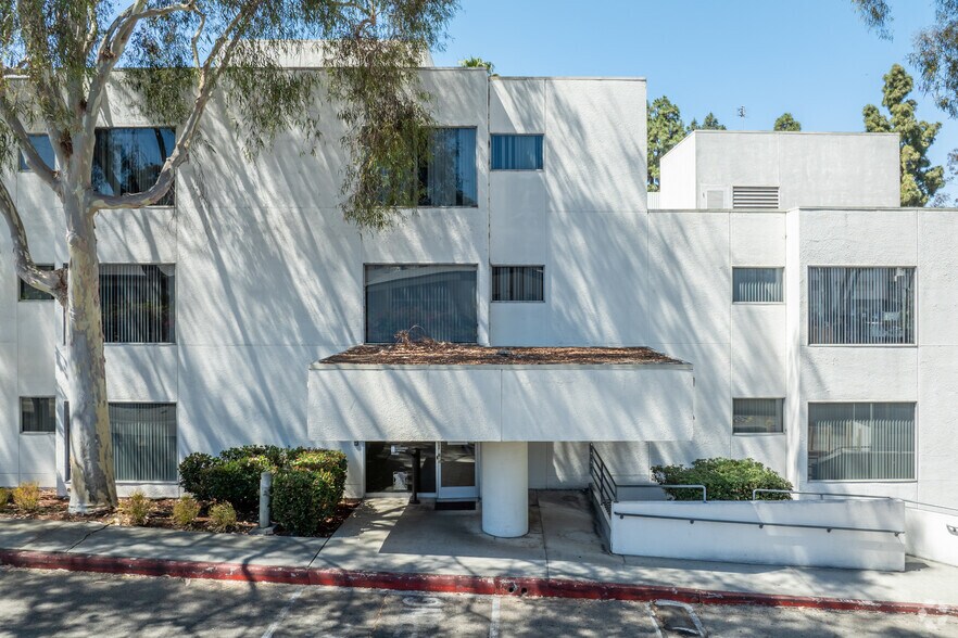 1760 Termino Ave, Long Beach, CA à vendre - Photo de l’immeuble – Image 3 sur 5
