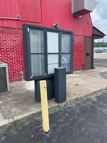 4777 Mahoning Ave, Youngstown, OH à louer - Photo de l’immeuble – Image 3 sur 15