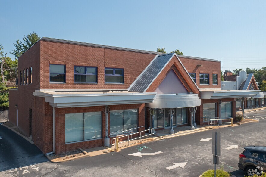 8211-8221 Clayton Rd, Saint Louis, MO à louer - Photo de l’immeuble – Image 3 sur 8