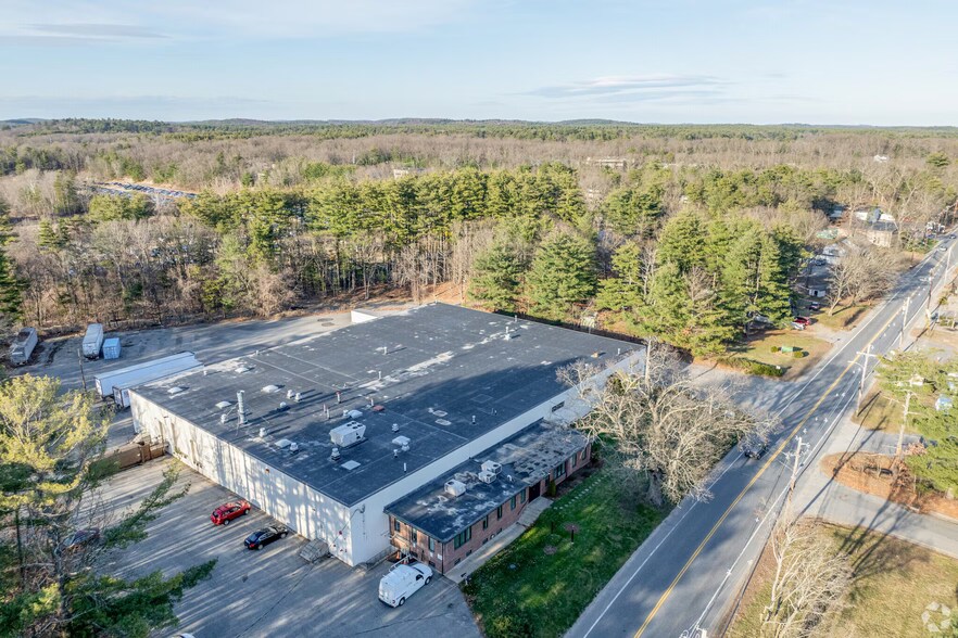 560 Main St, Hudson, MA à louer - Photo de l’immeuble – Image 2 sur 7