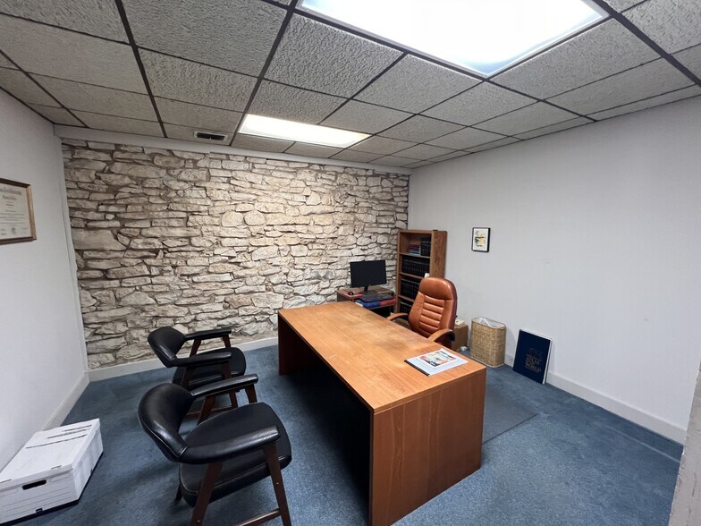 110 E San Antonio St, San Marcos, TX à vendre - Photo de l’immeuble – Image 3 sur 4
