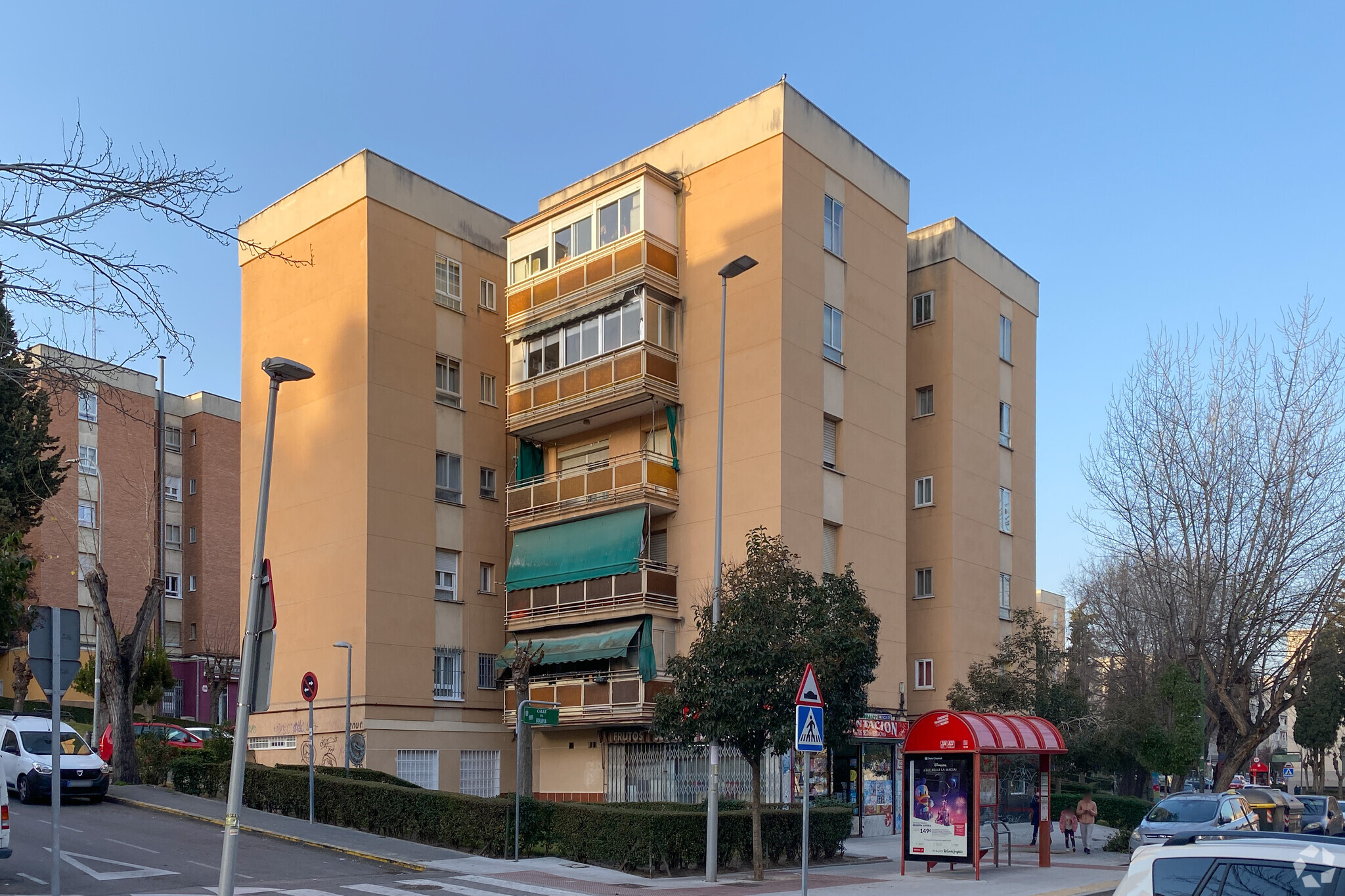 Local commercial dans Coslada, Madrid à louer Photo principale– Image 1 sur 2
