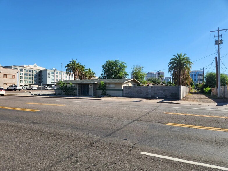 2721 N 7th Ave, Phoenix, AZ à vendre - Photo de l’immeuble – Image 2 sur 11