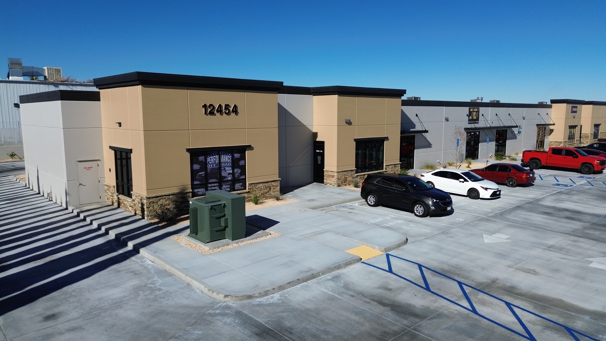 12454 Industrial Center Dr, Victorville, CA à louer Photo intérieure– Image 1 sur 4