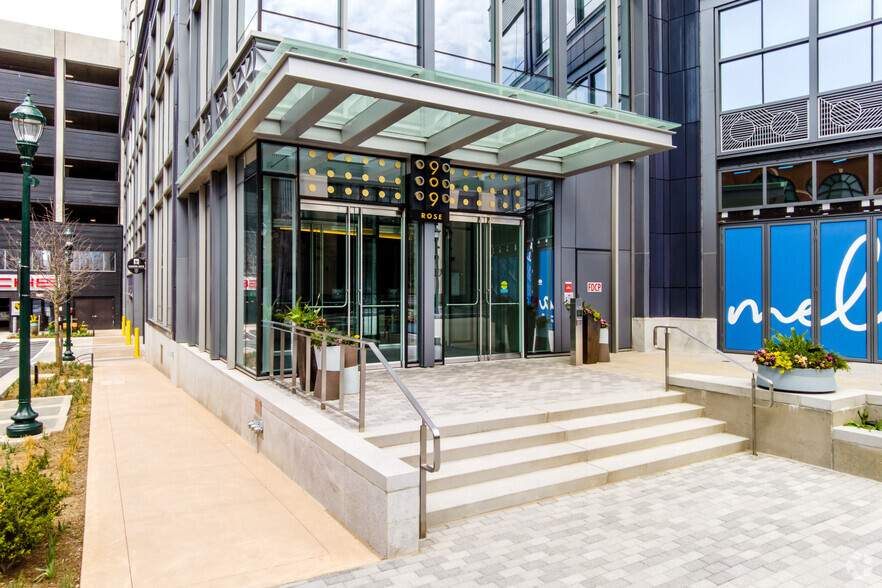 909 Rose Ave, North Bethesda, MD à louer - Photo de l’immeuble – Image 1 sur 11