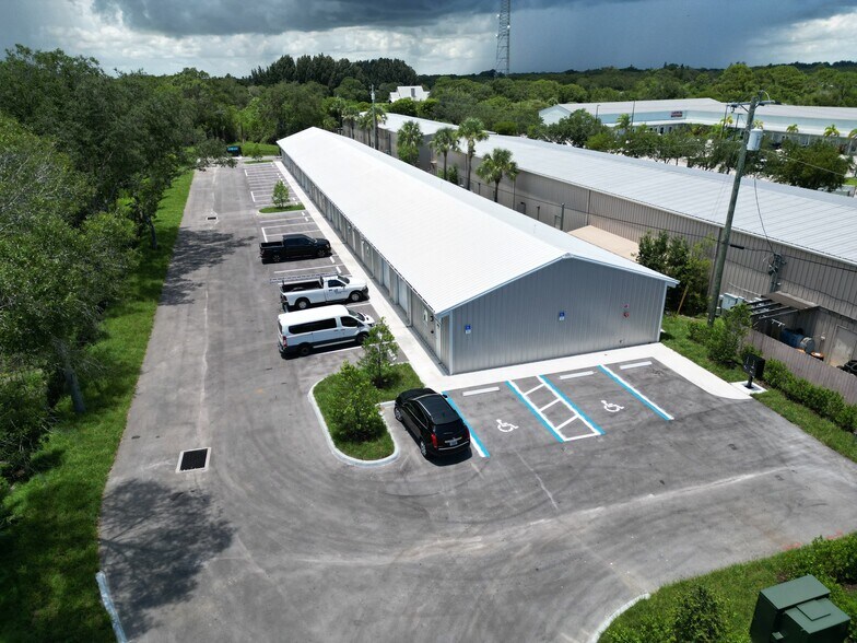 3801-3815 Oleander Ave, Fort Pierce, FL à louer - Photo de l’immeuble – Image 2 sur 36