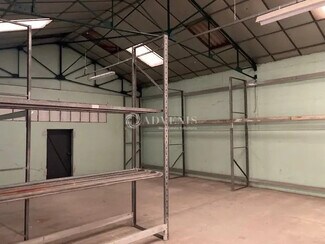 Plus de détails pour Local d'activités à louer