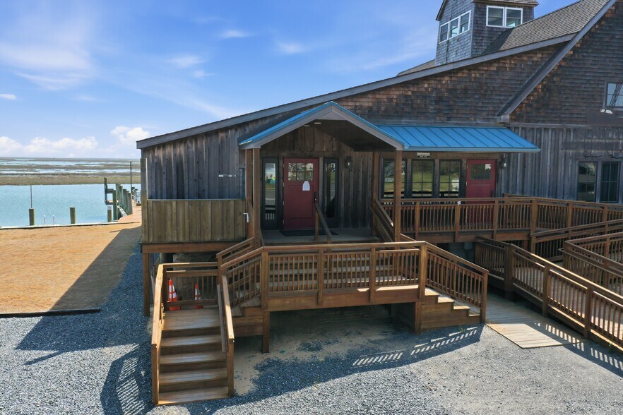 17 Atlantic Ave, Wachapreague, VA à vendre - Photo de l’immeuble – Image 3 sur 26
