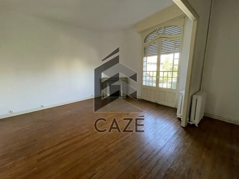 Bureau dans Bordeaux à vendre - Photo de l’immeuble – Image 3 sur 8