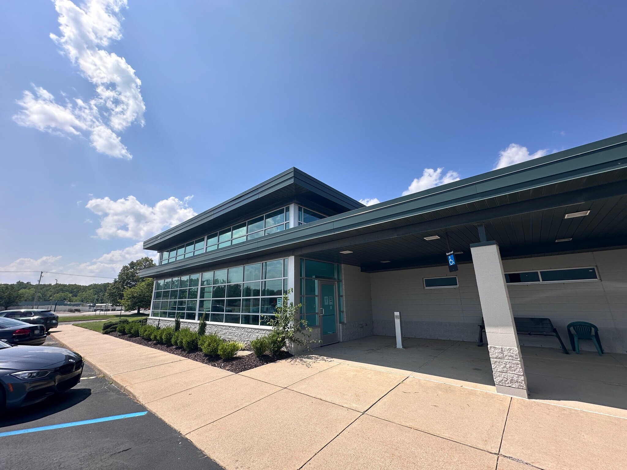 3350 Broadmoor Ave SE, Grand Rapids, MI à louer Photo principale– Image 1 sur 42
