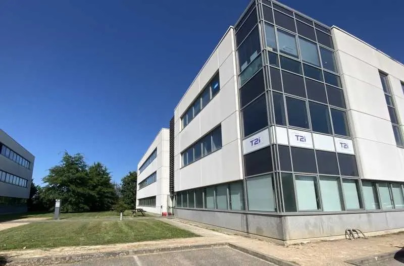 Bureau dans Dardilly à louer - Photo de l’immeuble – Image 2 sur 13