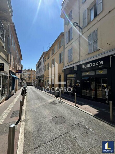 Local commercial dans Cannes à louer - Photo de l’immeuble – Image 3 sur 6
