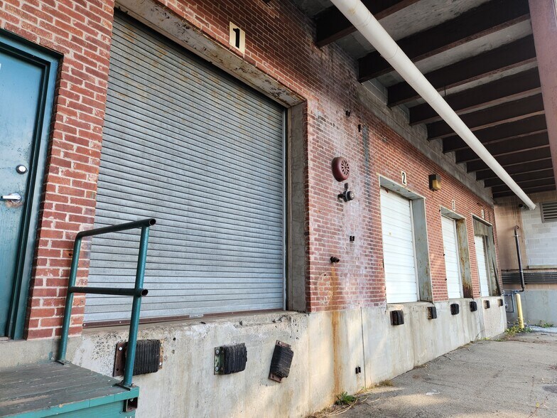 475 Canal St, Holyoke, MA à louer - Photo de l’immeuble – Image 2 sur 4