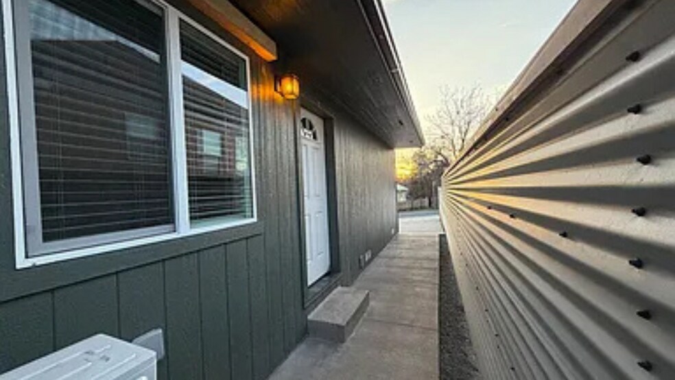 1433 Lakeview Ave, Klamath Falls, OR à vendre - Photo de l’immeuble – Image 3 sur 7
