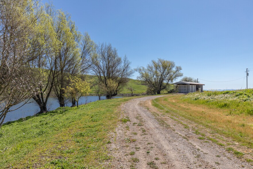 5933 Haire Ln, Napa, CA à vendre - Photo principale – Image 1 sur 17