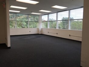 1000 Crawford Pl, Mount Laurel, NJ à louer Photo intérieure– Image 1 sur 1