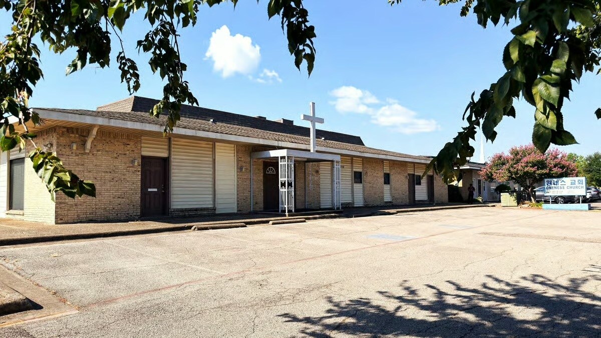 1224 N Josey Ln, Carrollton, TX à vendre Photo de l’immeuble– Image 1 sur 8
