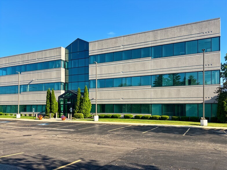 1560 Wall St, Naperville, IL à louer - Photo de l’immeuble – Image 2 sur 26