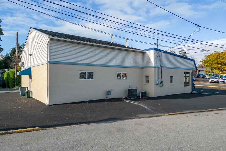 106 Main St, Emmaus, PA à louer - Photo de l’immeuble – Image 3 sur 27