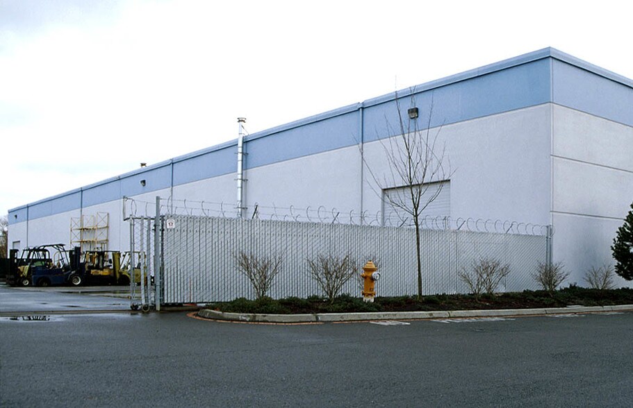 3051 E Valley Rd, Renton, WA à louer - Photo de l’immeuble – Image 2 sur 5