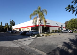 Plus de détails pour 201 Lemon Creek Dr, Walnut, CA - Industriel/Logistique à louer