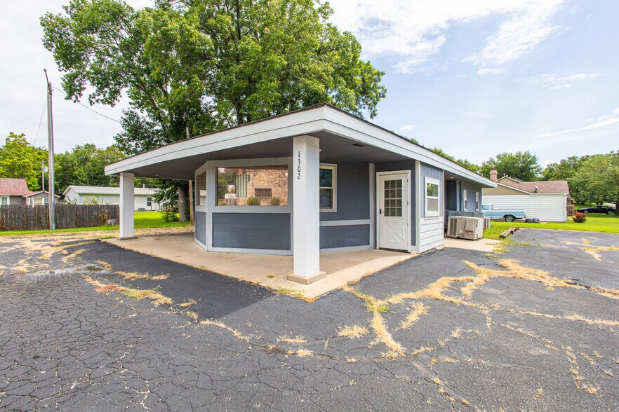 1302 Ohio St, Augusta, KS à vendre - Photo de l’immeuble – Image 3 sur 51