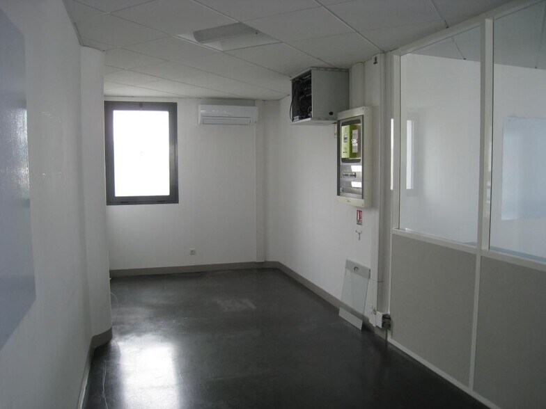 Bureau dans Aubagne à louer - Photo de l’immeuble – Image 3 sur 5