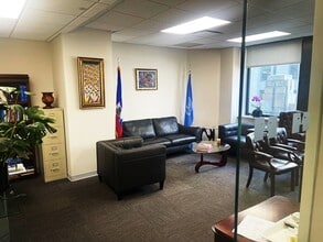 228 E 45th St, New York, NY à louer Photo intérieure– Image 2 sur 9