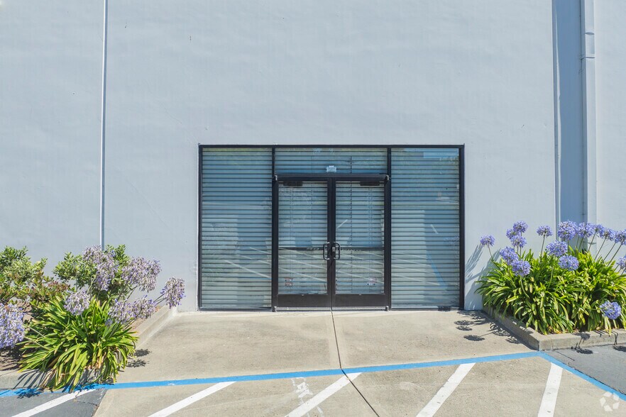 40545-40577 Albrae St, Fremont, CA à louer - Photo de l’immeuble – Image 3 sur 9