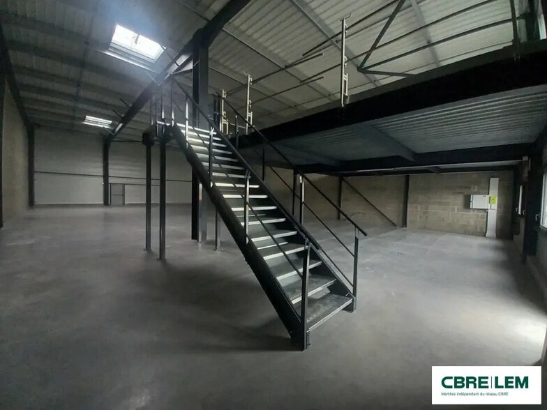 Local d'activités dans Bretteville-sur-Odon à vendre - Photo de l’immeuble – Image 1 sur 8