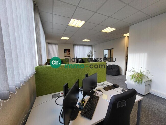 Plus de détails pour Bureau à vendre