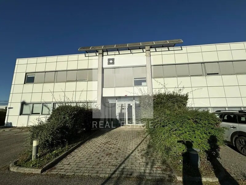 11 Rue Andre Citroen, Genas à louer Photo de l’immeuble– Image 1 sur 15