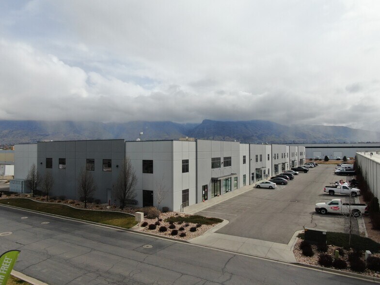 142 N 1800 W, Lindon, UT à louer - Photo de l’immeuble – Image 3 sur 9