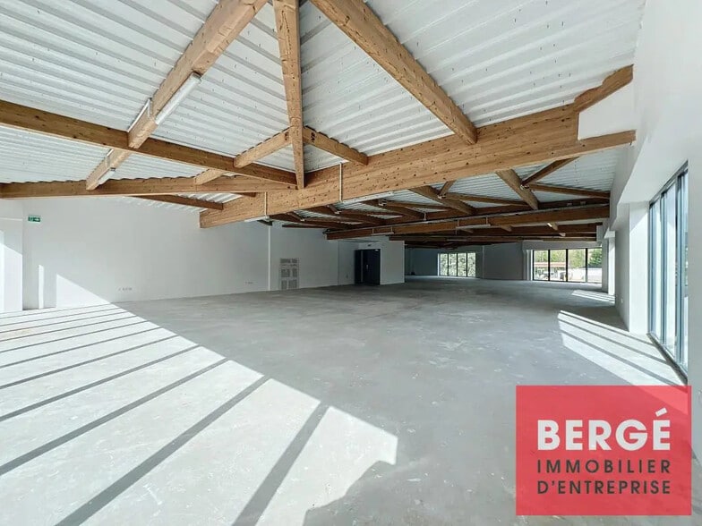 Bureau dans Le Cannet à louer - Photo de l’immeuble – Image 3 sur 12