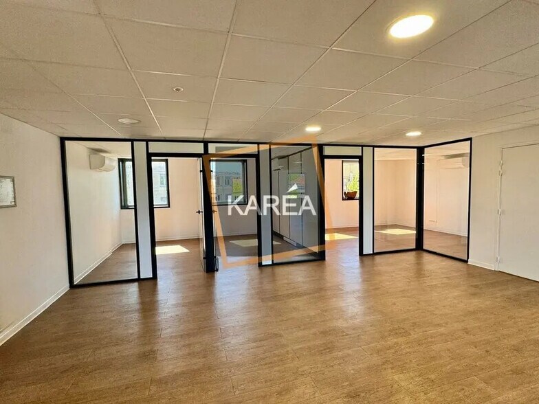 Bureau dans Mareuil-lès-Meaux à louer - Photo intérieure – Image 1 sur 5