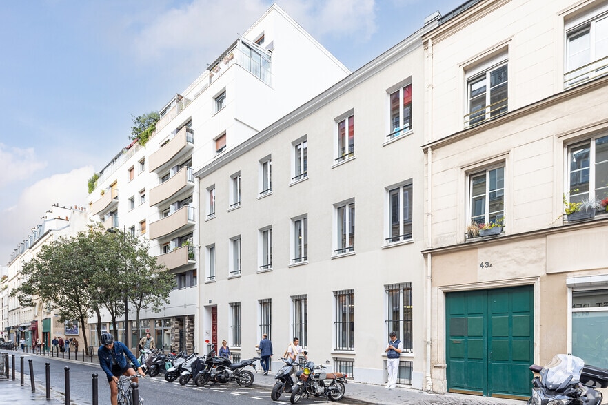 41 Rue Saint-Sébastien, Paris à louer - Photo de l’immeuble – Image 2 sur 2