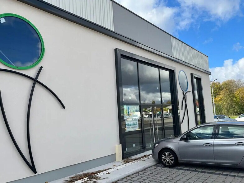 Local commercial dans Botans à louer - Photo de l’immeuble – Image 2 sur 3