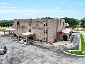 Plus de détails pour 800 Highlander Point Dr, Floyds Knobs, IN - Bureau à vendre