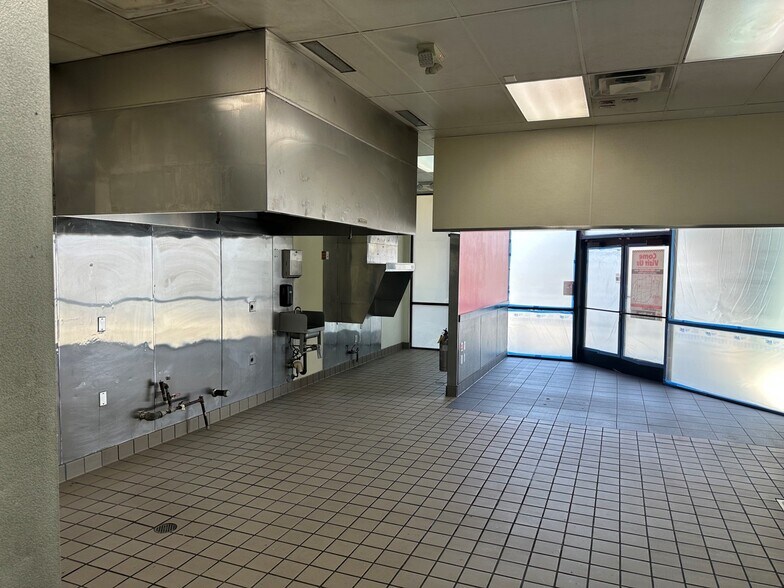 3902 Pacific Coast Hwy, Torrance, CA à louer - Photo de l’immeuble – Image 2 sur 8