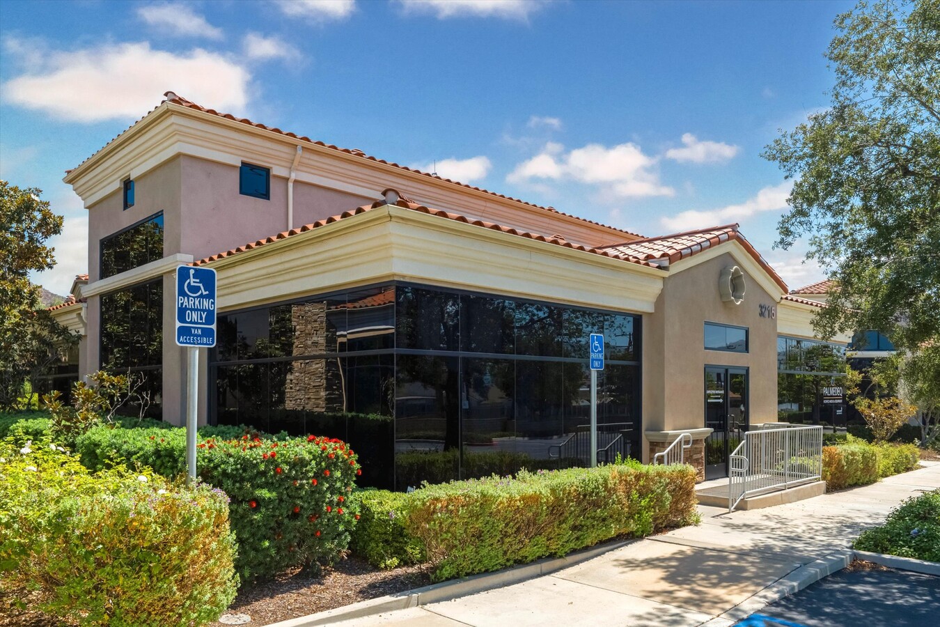 3215 Old Conejo Rd, Newbury Park, CA 91320 - Lot 2813 - - Photo intérieure - Image 2 of 39