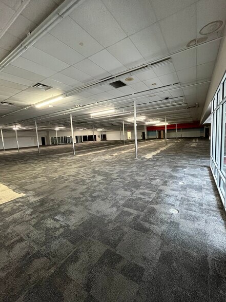 9220 W Greenfield Ave, Milwaukee, WI à louer - Photo intérieure – Image 3 sur 5