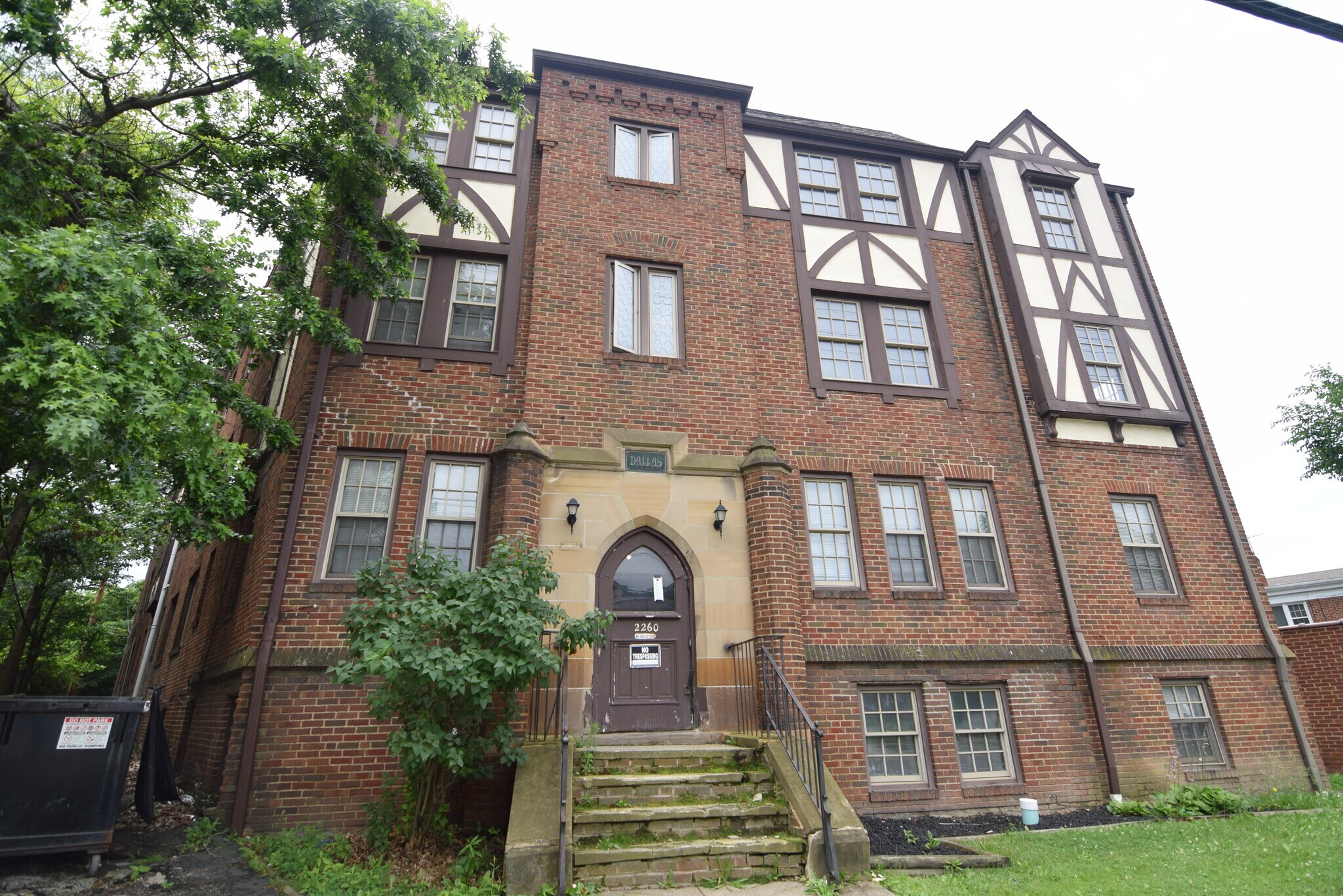 2260 Noble Rd, Cleveland Heights, OH à vendre Photo de l’immeuble– Image 1 sur 9