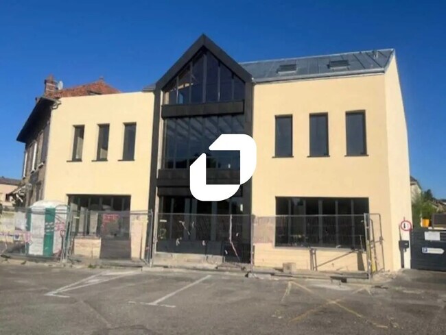 Plus de détails pour Bureau, Local commercial à louer